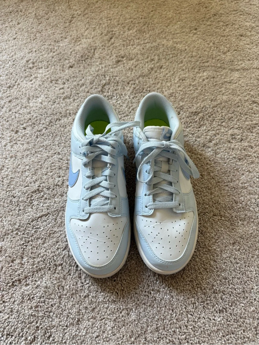 Nike Women's Low Top Sneakers Size 8 in Light Blue and White